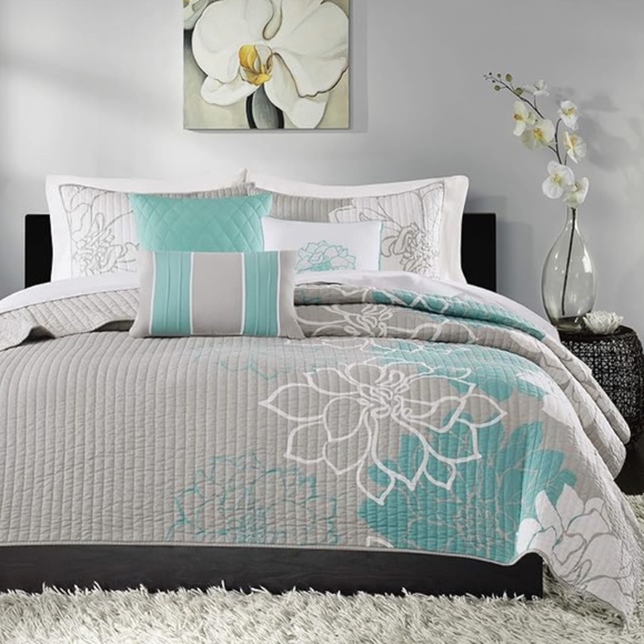 6pcCalifornia King Jane Floral Quilted Coverlet Set Aqua Blue - Madison Park NWT - Picture 1 of 5